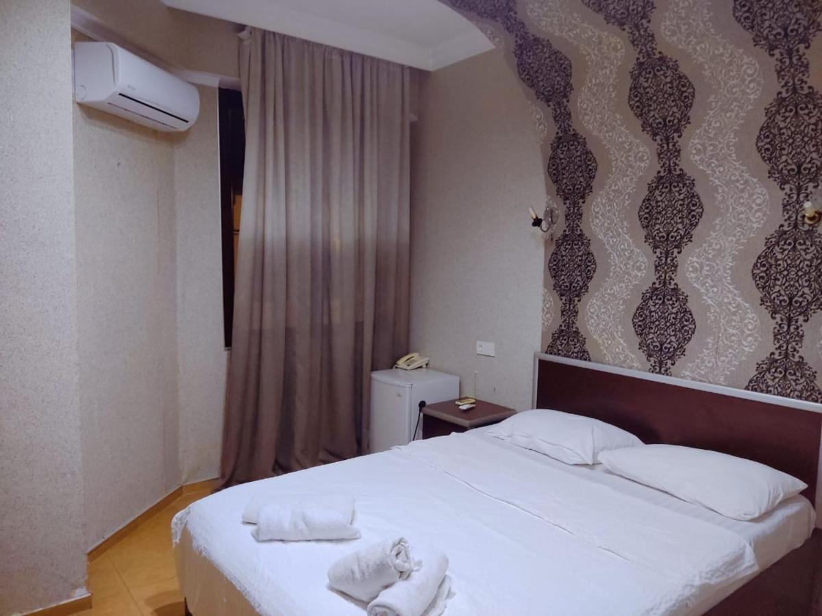 Golden Fish Hotel บาทูมิ ภายนอก รูปภาพ
